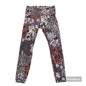 Athleta Leggings Abstract Design Size Small Stretchy Comfortable Gently Worn